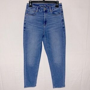 American Eagle High Rise Med Wash Curvy Mom Jeans 2
